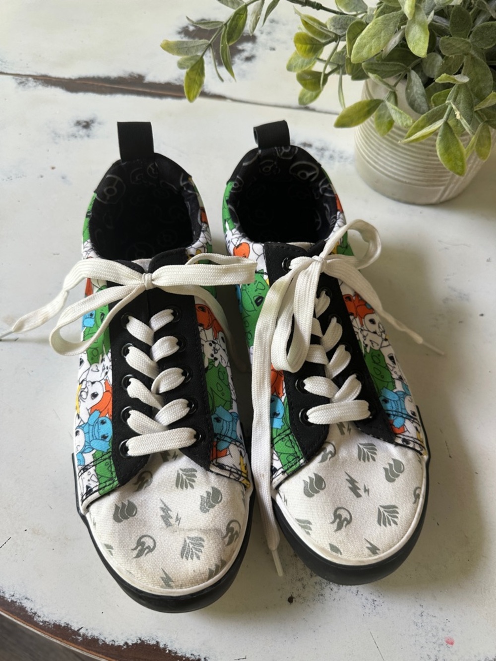 Pokémon Sneakers Men’s 7